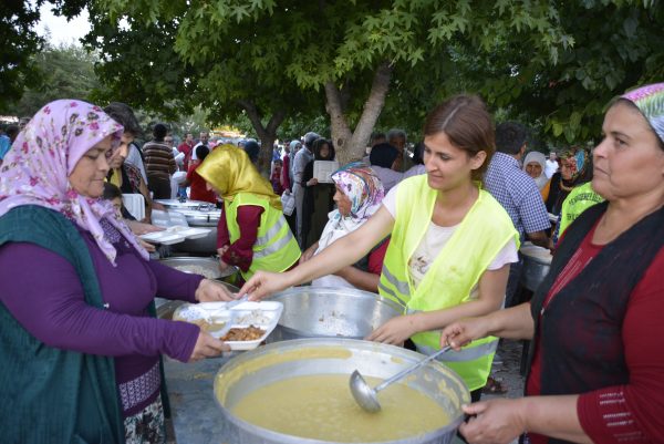 VATANDAŞLARA İFTAR YEMEĞİ (3)